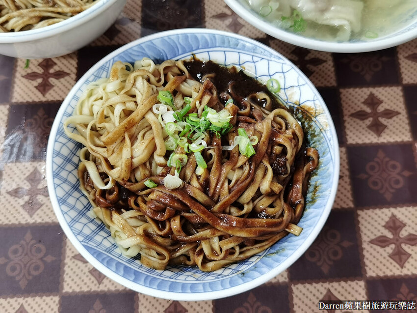 宜蘭美食|農權路炸醬麵/超人氣宜蘭炸醬麵三兄弟/宜蘭乾麵推薦(菜單價錢)