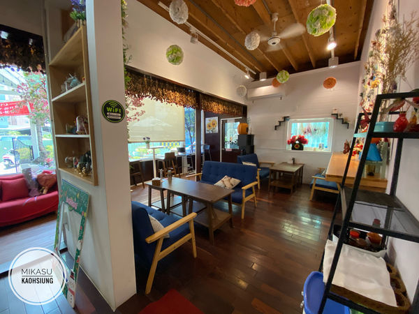 ∥高雄/食.鳳山∥ 朵映花花世界 ๑友善寵物餐廳X網美花牆 早午晚餐樣樣賣