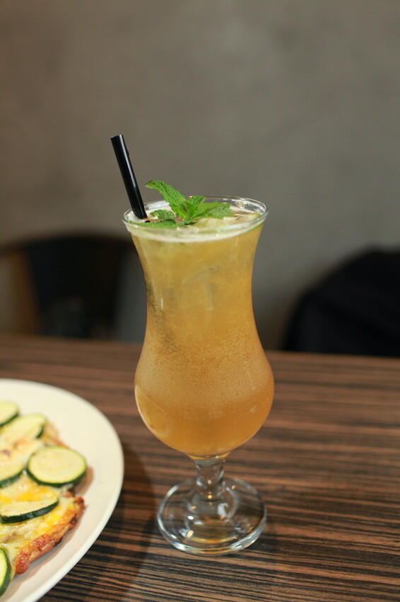 台南市東區吃。台南市｜東區。「兜齊私廚餐酒館Dotch Bistro」全新裝潢跟菜單再升級重磅上市，主要供應義式手工披薩、