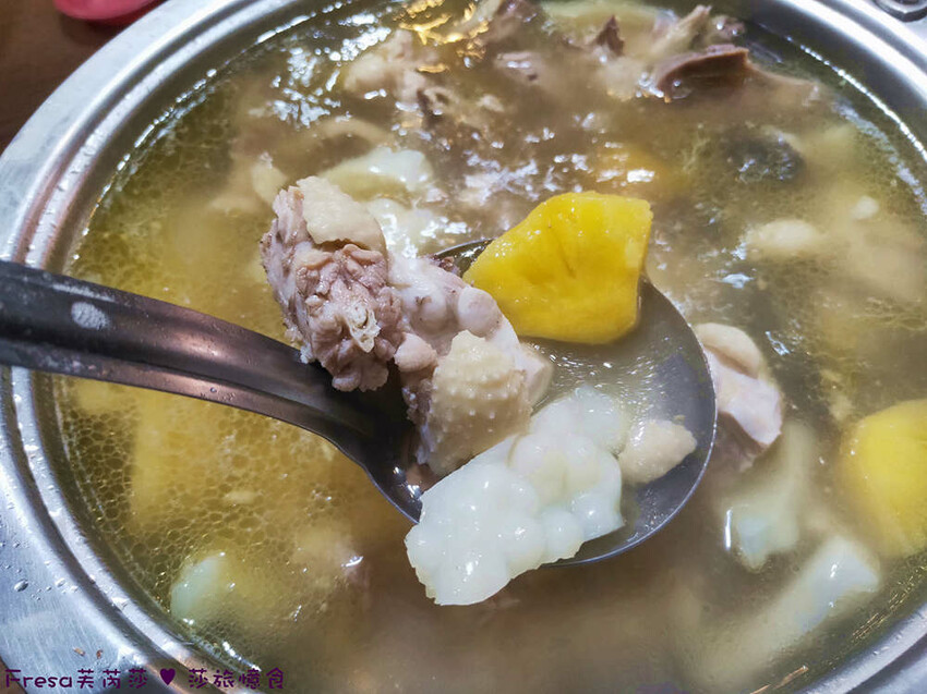 高雄聚餐【大群土雞料理】月世界美食團體聚餐.鳳梨苦瓜雞、香脆鮮嫩的豆乳雞超推薦│附設停車場│田寮美食 - Fresa芙芮莎♥莎旅憶食