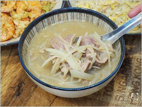 龍巢飯麵館 (16) 龍巢飯麵館 (16)