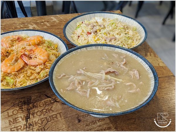 桃園龍巢炒飯館 (17).jpg