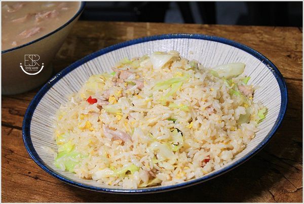 桃園龍巢炒飯館 (3).JPG