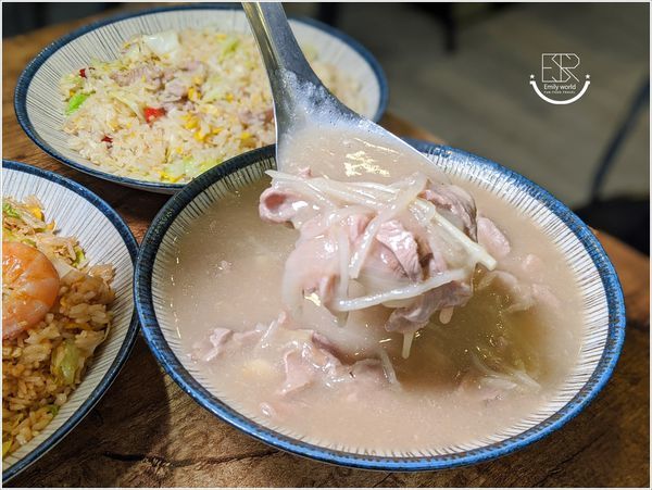 桃園龍巢炒飯館 (15).jpg