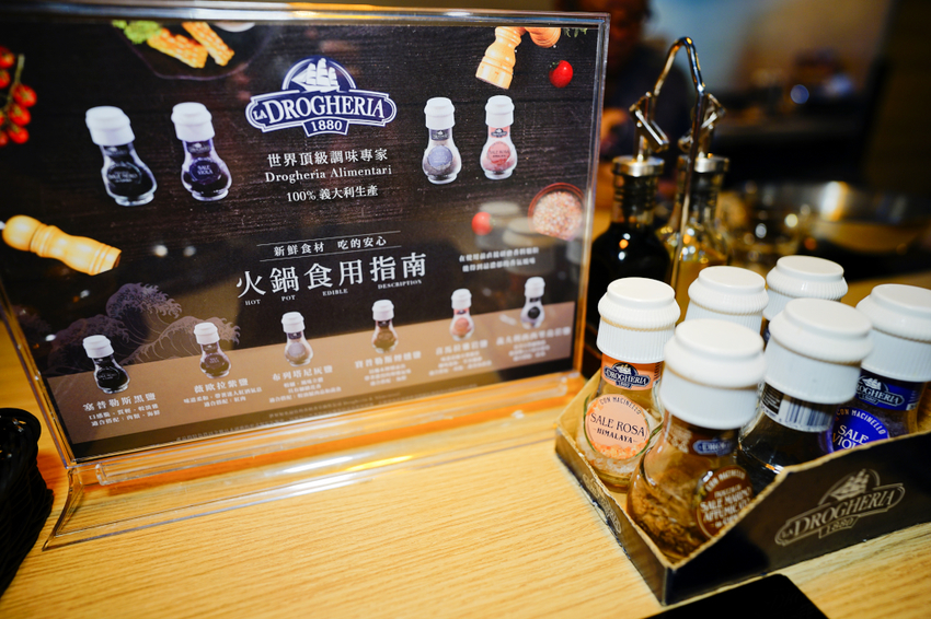 美食｜桃園中壢 船饕海鮮精緻鍋物 超浮誇痛風海鮮盤、和牛 青埔必吃火鍋推薦！親子聚餐、寵物友善 - 奇奇一起玩樂趣