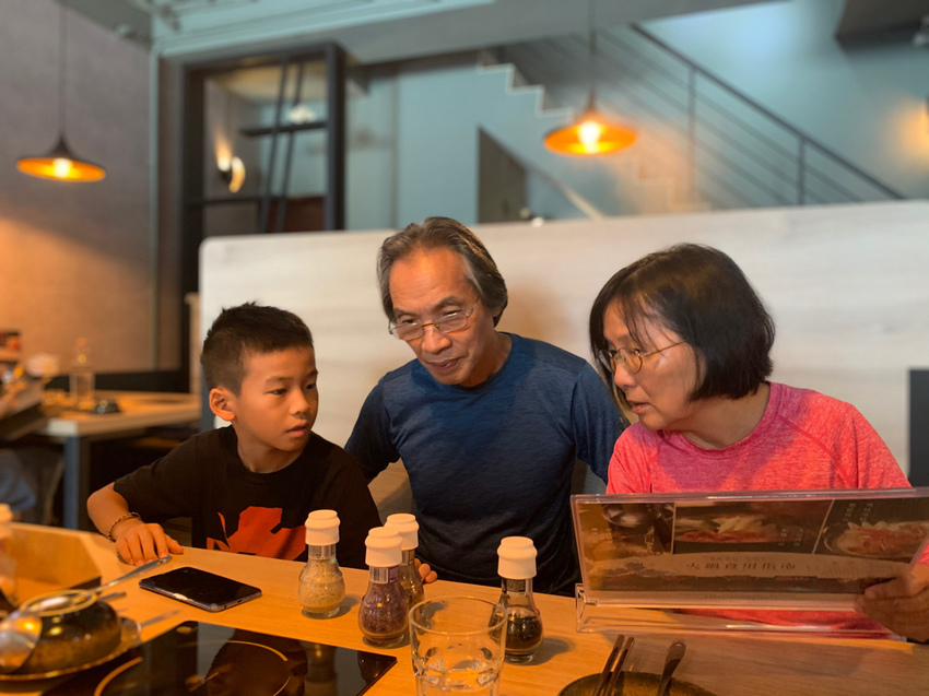 船饕海鮮精緻鍋物 ▏必吃超浮誇痛風海鮮盤.和牛 港口直送10種海鮮霸氣登場。近青塘園.華泰名品城 適合親子 。中壢青埔美食 / 中壢火鍋推薦。機捷桃園體育園區站