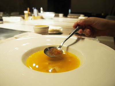 【大安美食】大安9號日式鍋物。鐵板燒│絕代雙膠湯、活龍蝦、九孔鮑魚、和牛、白玉田螺