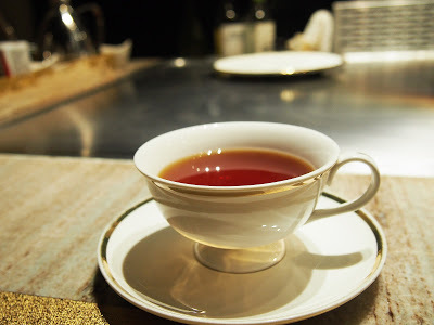 【大安美食】大安9號日式鍋物。鐵板燒│絕代雙膠湯、活龍蝦、九孔鮑魚、和牛、白玉田螺