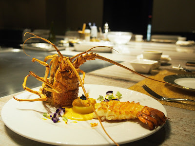 【大安美食】大安9號日式鍋物。鐵板燒│絕代雙膠湯、活龍蝦、九孔鮑魚、和牛、白玉田螺