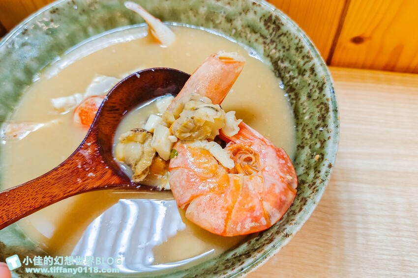 台北市松山區[台北美食]又一村刺身握壽司丼飯/50元就有整隻螃蟹的海鮮味噌湯/新鮮又好吃的民生社區美食推薦