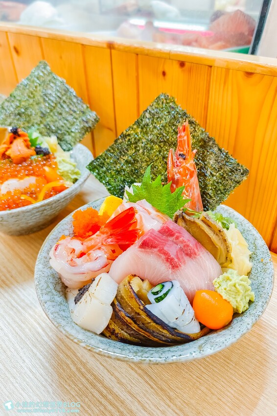 台北市松山區[台北美食]又一村刺身握壽司丼飯/50元就有整隻螃蟹的海鮮味噌湯/新鮮又好吃的民生社區美食推薦