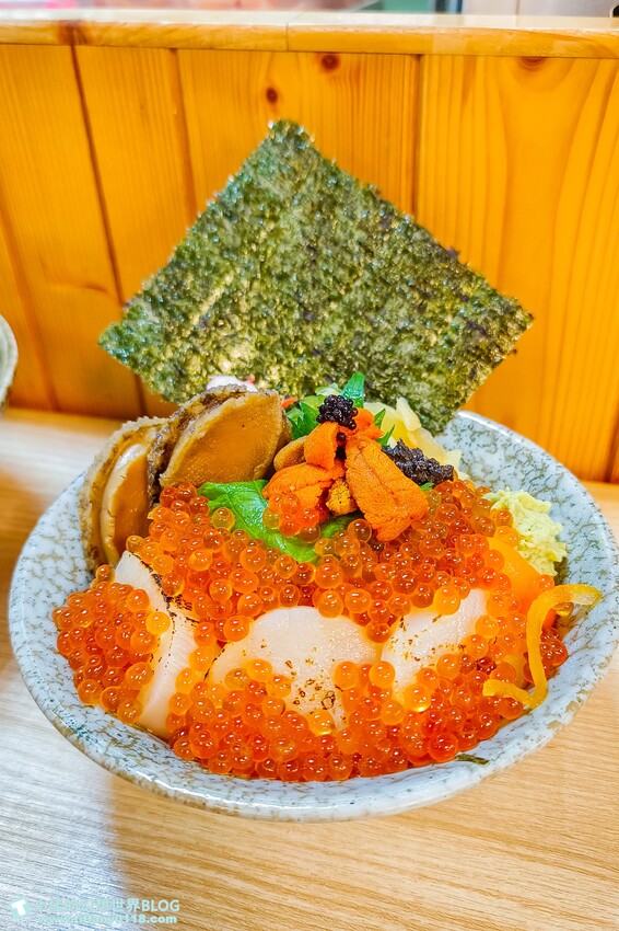 台北市松山區[台北美食]又一村刺身握壽司丼飯/50元就有整隻螃蟹的海鮮味噌湯/新鮮又好吃的民生社區美食推薦