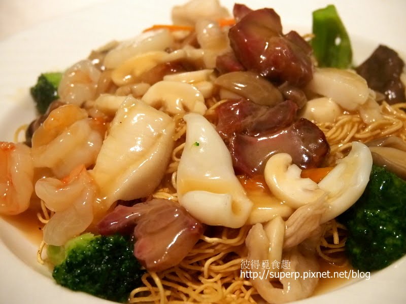 [餐廳食記]台北的喆園：不輸吉品的脆皮雞和流沙包