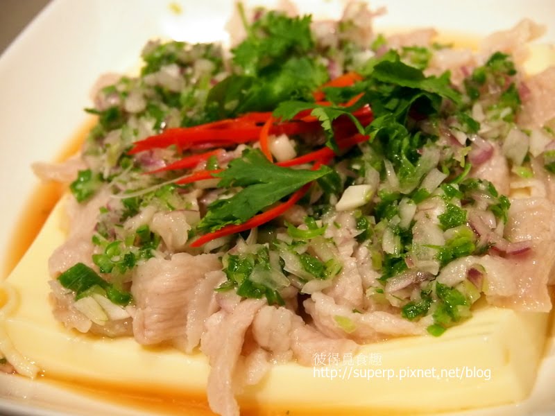 [餐廳食記]台北的喆園：不輸吉品的脆皮雞和流沙包