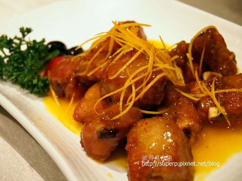 [餐廳食記]台北的喆園：不輸吉品的脆皮雞和流沙包