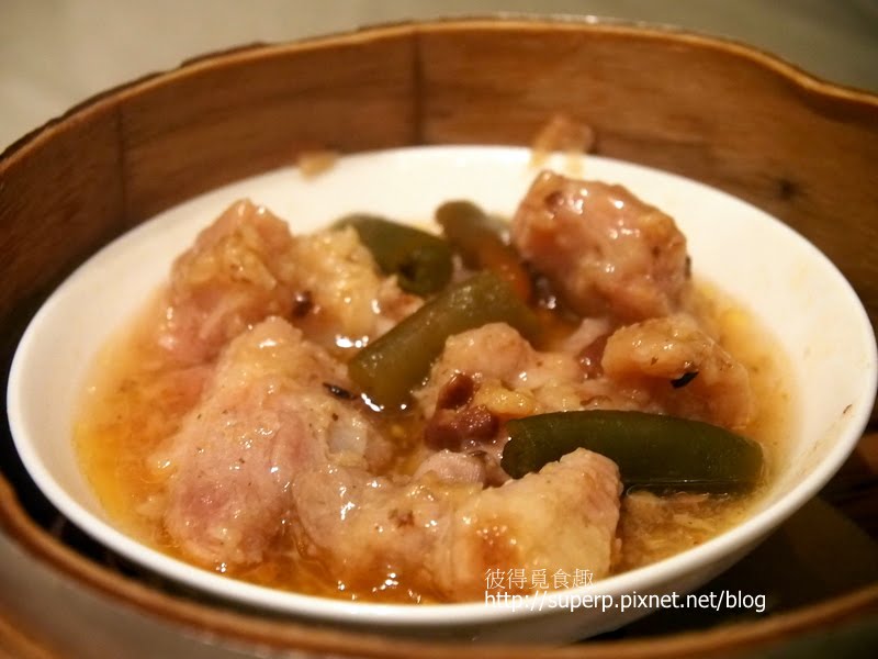 [餐廳食記]台北的喆園：不輸吉品的脆皮雞和流沙包