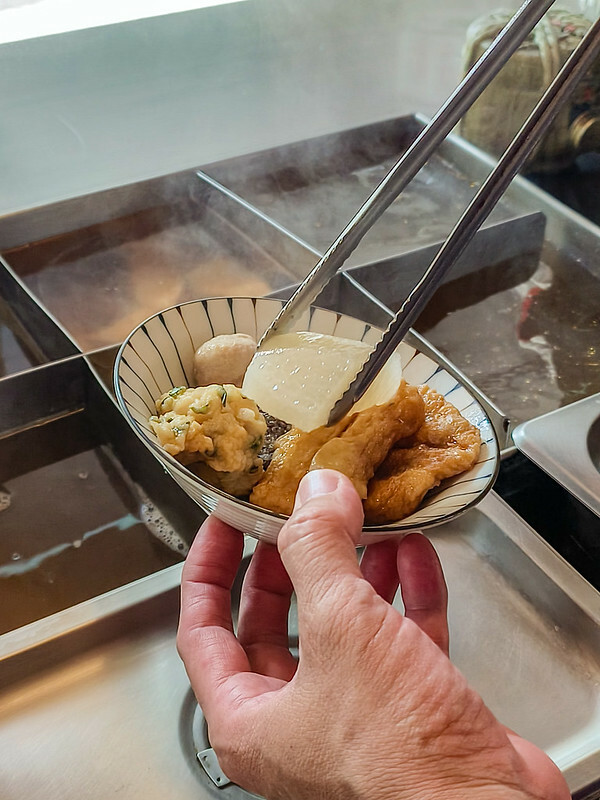 捷運龍山寺站巷弄美食！老饕激推萬華91巷甜不辣，加辣吃完加湯超滿足。