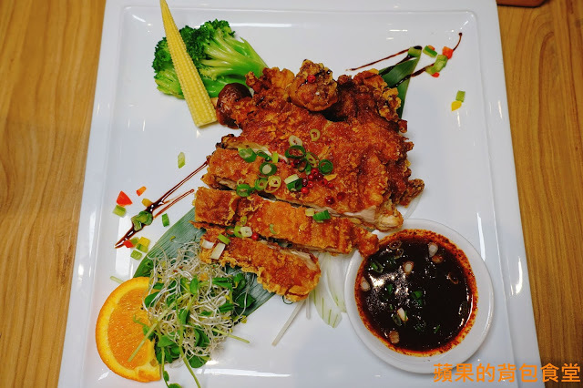 [食記] 台北松山 - 蘇耐吉廚房 $390炭烤牛排佐花生沙嗲 套餐享有開胃菜涼拌料理甜品 飲料湯品自助吧 泰式套餐