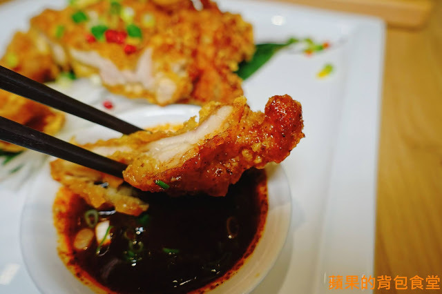 [食記] 台北松山 - 蘇耐吉廚房 $390炭烤牛排佐花生沙嗲 套餐享有開胃菜涼拌料理甜品 飲料湯品自助吧 泰式套餐