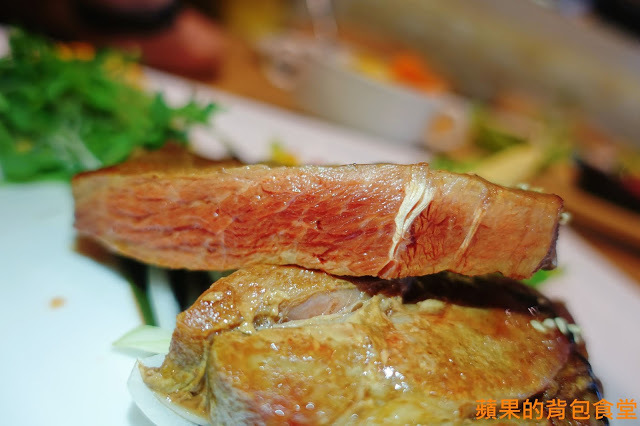 [食記] 台北松山 - 蘇耐吉廚房 $390炭烤牛排佐花生沙嗲 套餐享有開胃菜涼拌料理甜品 飲料湯品自助吧 泰式套餐