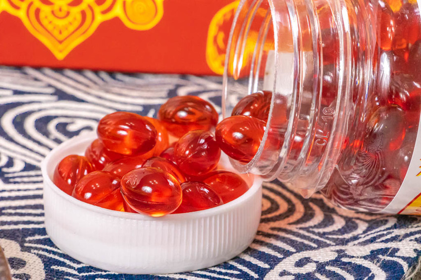 台北伴手禮,鼎薌小館不止賣台菜,還有顆顆飽滿進口腰果,新鮮吃法的夏威夷豆~逢年過節必備禮品。 - 微笑Joe幸運