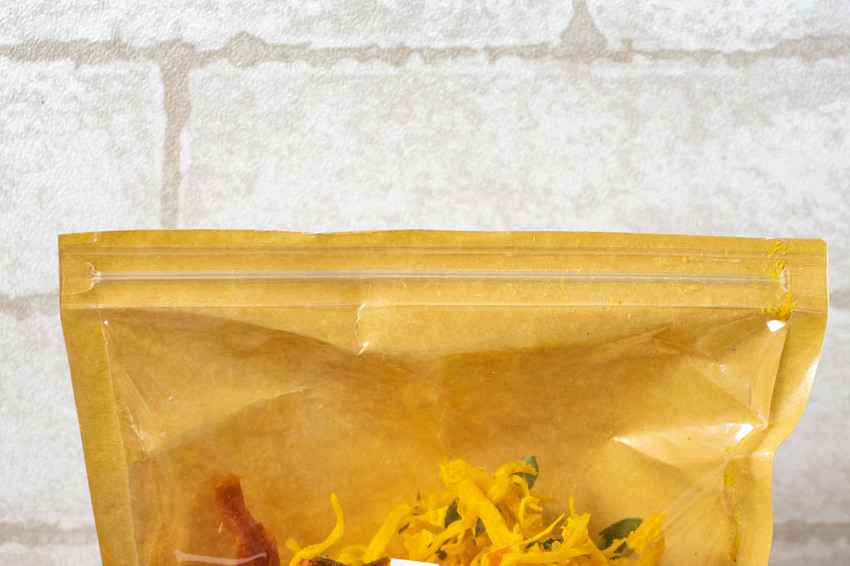 台北伴手禮,鼎薌小館不止賣台菜,還有顆顆飽滿進口腰果,新鮮吃法的夏威夷豆~逢年過節必備禮品。 - 微笑Joe幸運