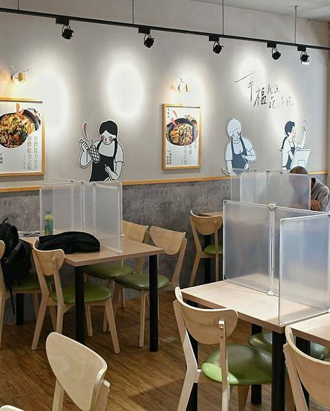 【台北松山】潮味決湯滷專門店 台北三民分社，最潮滷味店，吃法多元，傳統加創新，RFID卡片結帳快速，衛生又乾淨