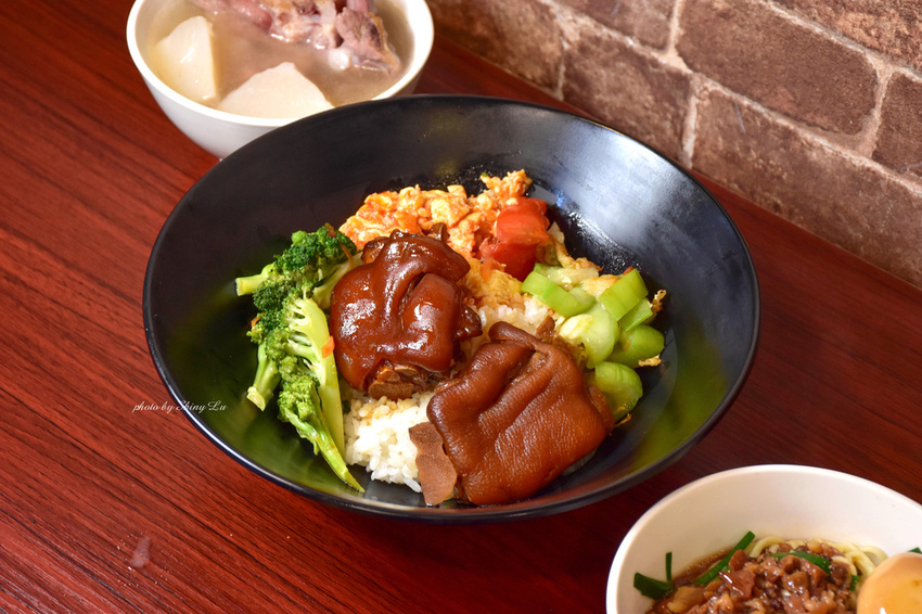 五股五福路美食阿平食堂20.jpg