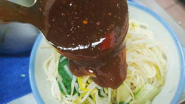 【台北美食】萬華烏醋乾麵(原阿明烏醋麵)｜超級老字號６０年老店，好吃又美味的烏醋麵