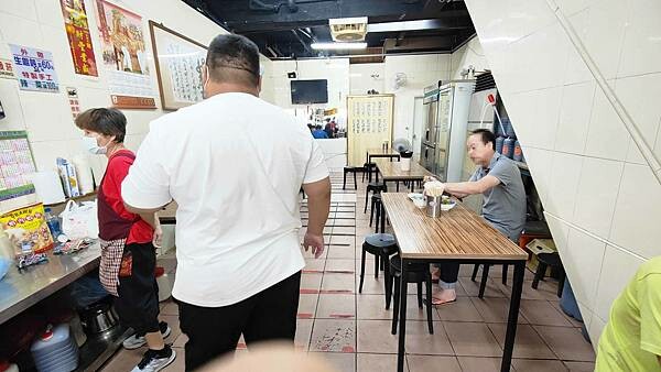 【台北美食】萬華烏醋乾麵(原阿明烏醋麵)｜超級老字號６０年老店，好吃又美味的烏醋麵