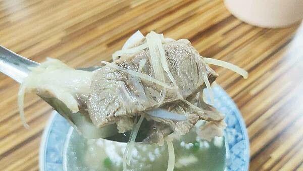 【台北美食】萬華烏醋乾麵(原阿明烏醋麵)｜超級老字號６０年老店，好吃又美味的烏醋麵