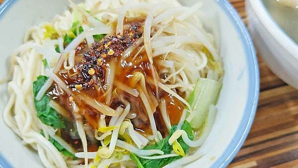 【台北美食】萬華烏醋乾麵(原阿明烏醋麵)｜超級老字號６０年老店，好吃又美味的烏醋麵