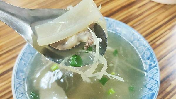 【台北美食】萬華烏醋乾麵(原阿明烏醋麵)｜超級老字號６０年老店，好吃又美味的烏醋麵