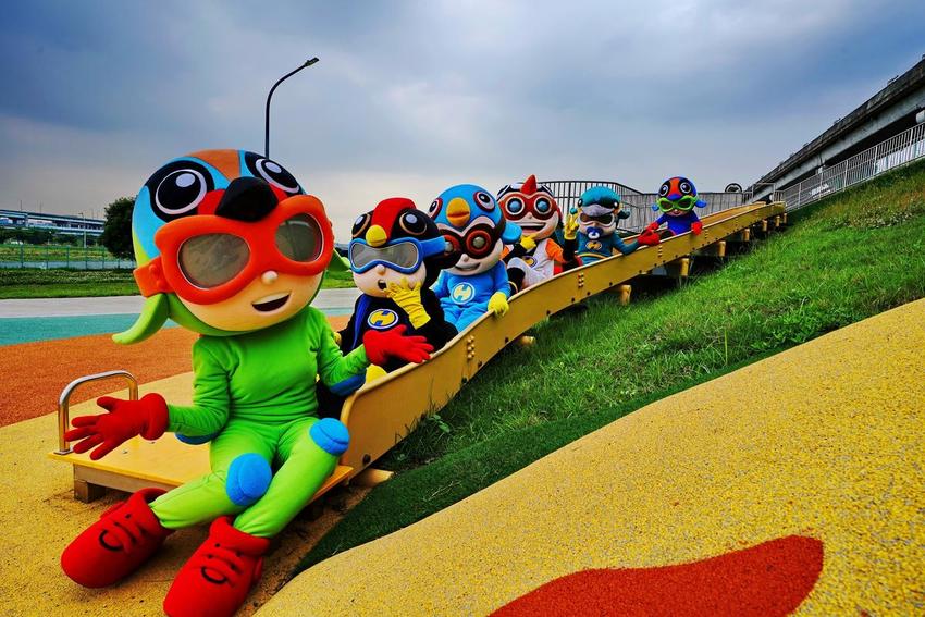 新北景點【堤坡滑梯樂園】 新北景點【堤坡滑梯樂園】