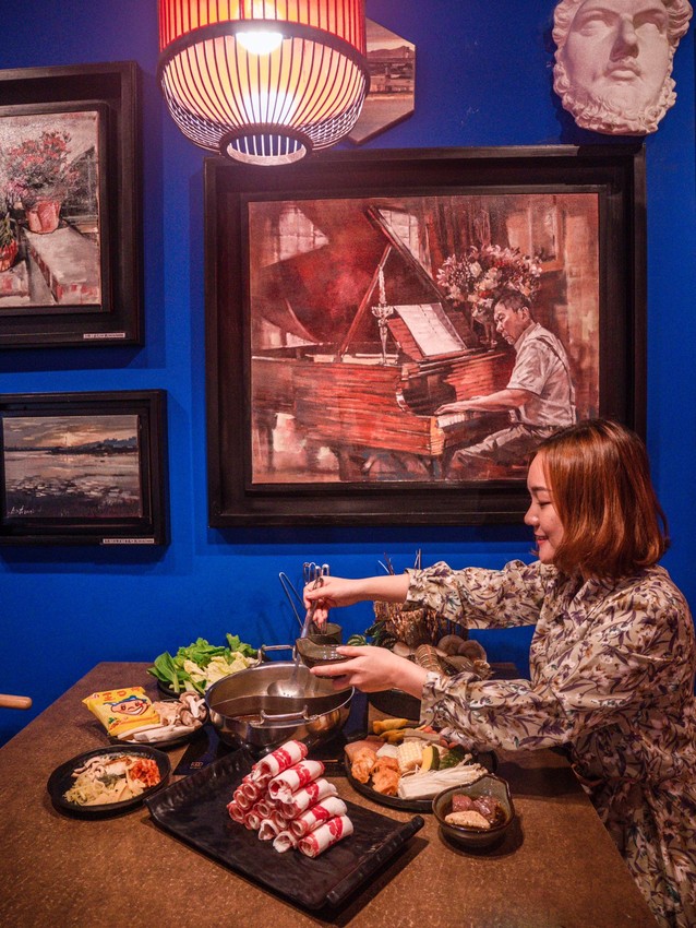 汐止美食火鍋推薦｜藝爐晏火鍋美術館。399元火鍋吃到飽｜在畫廊裡享用火鍋