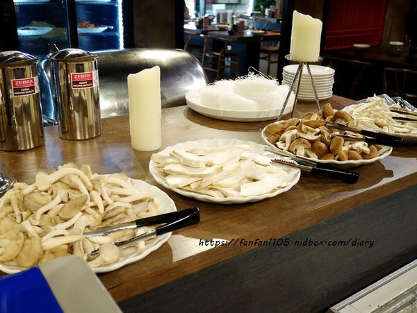 【汐止火鍋吃到飽】藝爐晏 藝廊火鍋店 $399吃到飽,享泰式冰淇淋、雞豬牛肉片、排骨酥、鹹酥雞、刨冰diy 無限供應 #汐止火鍋 #汐止美食 (14).JPG