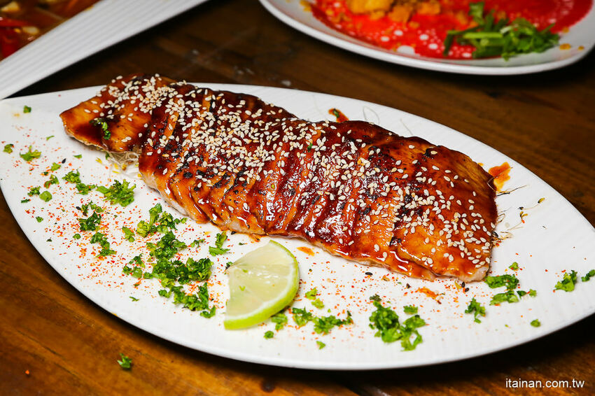 一秒飛峇里島吃泰國蝦『水明漾活蝦景觀餐廳』吃蝦蝦順便當網美!! - 台南好Food遊