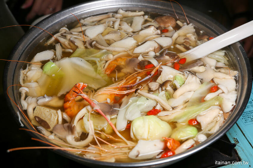 一秒飛峇里島吃泰國蝦『水明漾活蝦景觀餐廳』吃蝦蝦順便當網美!! - 台南好Food遊