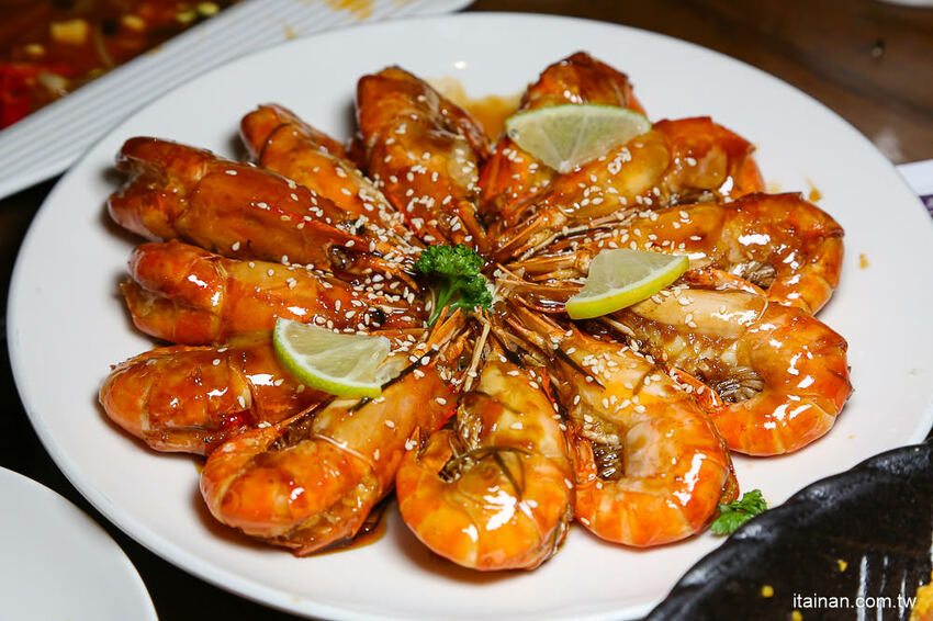 一秒飛峇里島吃泰國蝦『水明漾活蝦景觀餐廳』吃蝦蝦順便當網美!! - 台南好Food遊