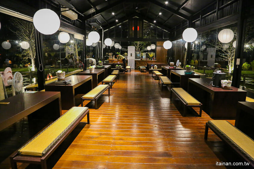 一秒飛峇里島吃泰國蝦『水明漾活蝦景觀餐廳』吃蝦蝦順便當網美!! - 台南好Food遊