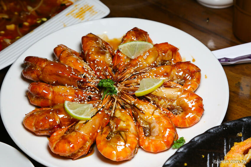 一秒飛峇里島吃泰國蝦『水明漾活蝦景觀餐廳』吃蝦蝦順便當網美!! - 台南好Food遊