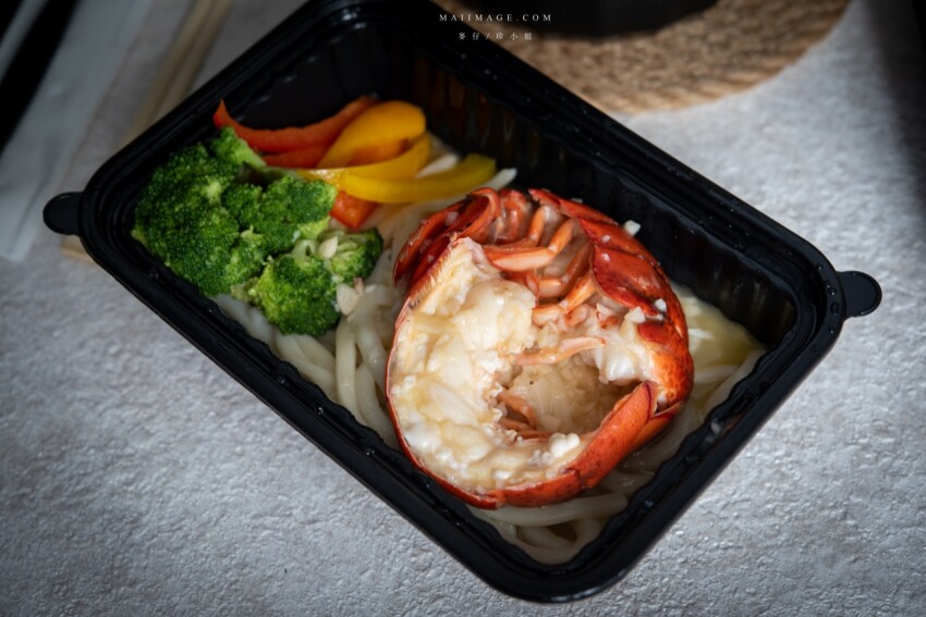 龍蝦三重奏~頂級龍蝦料理在家也可以輕鬆享受!台北福華飯店新推出外帶龍蝦套餐~外帶免下車直接提供得來速