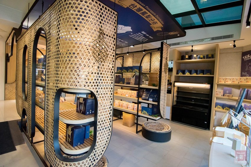 【台南美食】我的婆婆怎麼那麼可愛的〝深圓烘焙〞｜關廟在地食材鳳梨酥｜鳳梨吐司｜羅宋麵包｜台南最美的麵包店｜日本麵粉法國奶油搭配台南在地食材~深緣及水關廟店 - 南人幫