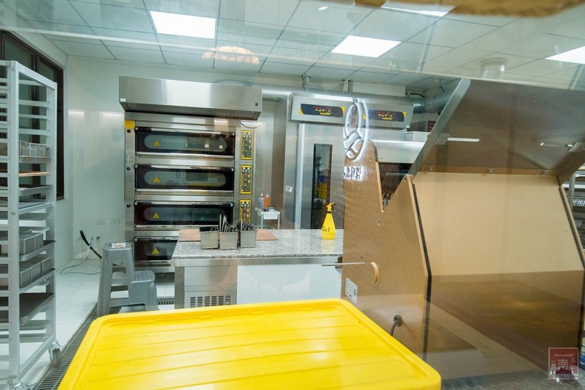 【台南美食】我的婆婆怎麼那麼可愛的〝深圓烘焙〞｜關廟在地食材鳳梨酥｜鳳梨吐司｜羅宋麵包｜台南最美的麵包店｜日本麵粉法國奶油搭配台南在地食材~深緣及水關廟店 - 南人幫