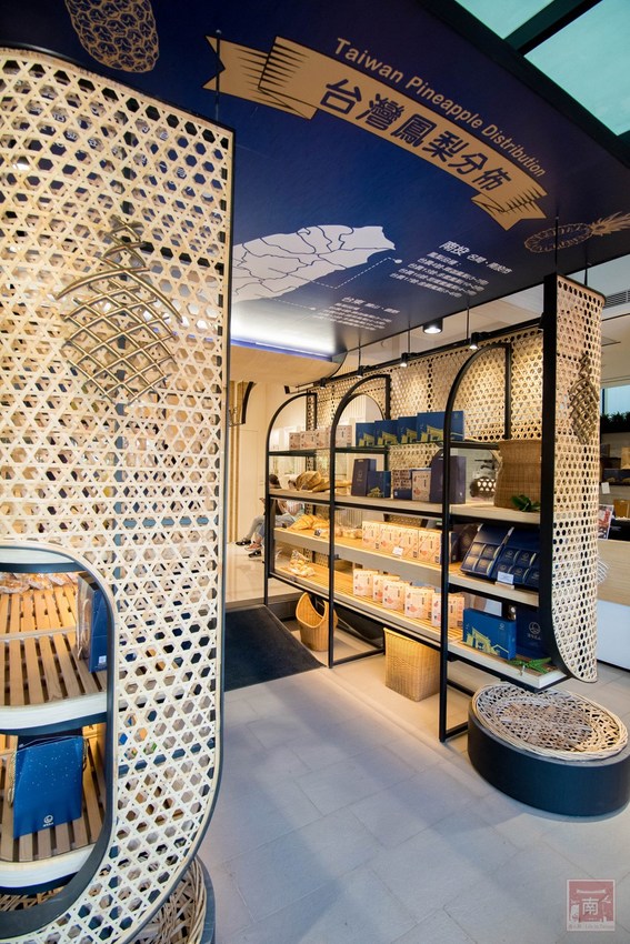 【台南美食】我的婆婆怎麼那麼可愛的〝深圓烘焙〞｜關廟在地食材鳳梨酥｜鳳梨吐司｜羅宋麵包｜台南最美的麵包店｜日本麵粉法國奶油搭配台南在地食材~深緣及水關廟店 - 南人幫