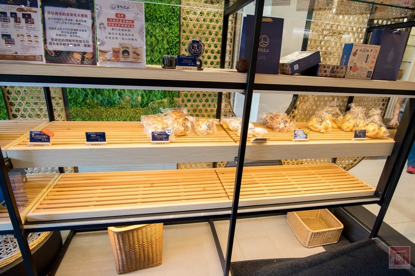 【台南美食】我的婆婆怎麼那麼可愛的〝深圓烘焙〞｜關廟在地食材鳳梨酥｜鳳梨吐司｜羅宋麵包｜台南最美的麵包店｜日本麵粉法國奶油搭配台南在地食材~深緣及水關廟店 - 南人幫