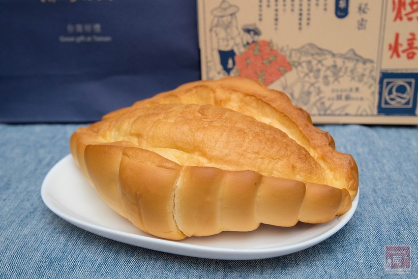 【台南美食】我的婆婆怎麼那麼可愛的〝深圓烘焙〞｜關廟在地食材鳳梨酥｜鳳梨吐司｜羅宋麵包｜台南最美的麵包店｜日本麵粉法國奶油搭配台南在地食材~深緣及水關廟店 - 南人幫