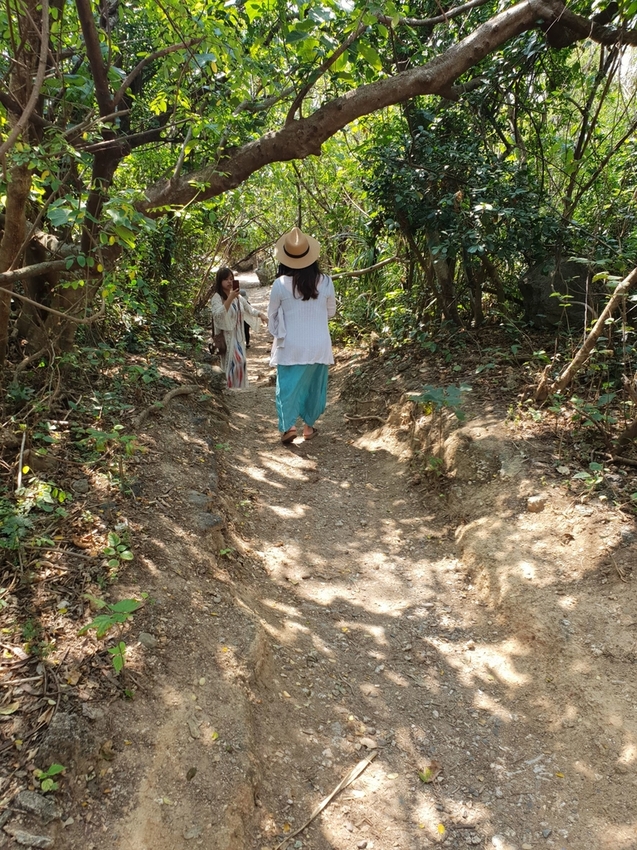 241283.jpg - 【屏東.恆春】小峇里島岩。記得帶肉泥。可以享受被貓咪包圍的感覺。這裡夕陽超美麗 241283.jpg - 【屏東.恆春】小峇里島岩。記得帶肉泥。可以享受被貓咪包圍的感覺。這裡夕陽超美麗