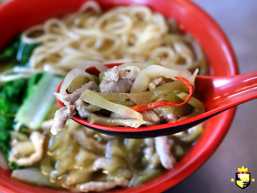 台南水餃店／從網路販售賣到開店面／嚴選食材手工包製／每日限量晚來吃不到／新鮮溫體黑豬後腿肉／獨家創意口味／內餡飽滿用料實在