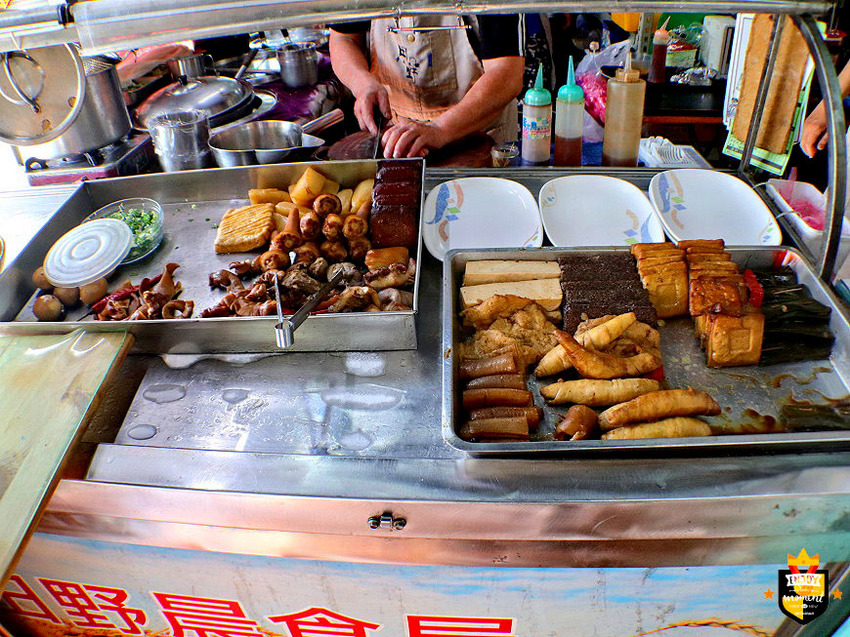 台南水餃店／從網路販售賣到開店面／嚴選食材手工包製／每日限量晚來吃不到／新鮮溫體黑豬後腿肉／獨家創意口味／內餡飽滿用料實在